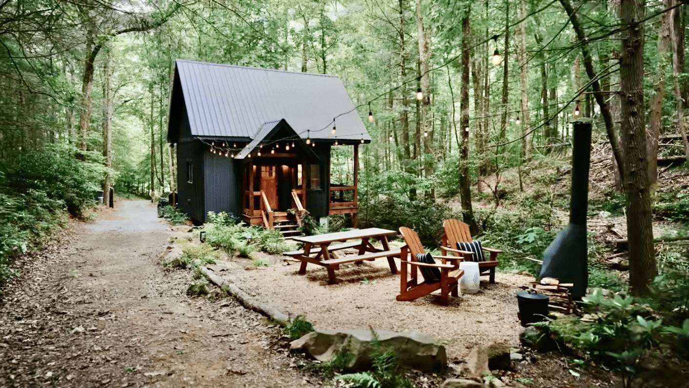 87-Year-Old Lady’s 27 Sqm Amazing Cabin Interior Revealed!