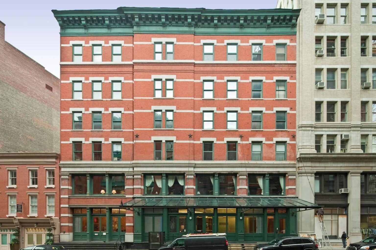 No Red Carpet Here! Taylor Swift’s Casual 18,653 Sq Ft NYC Home Revealed